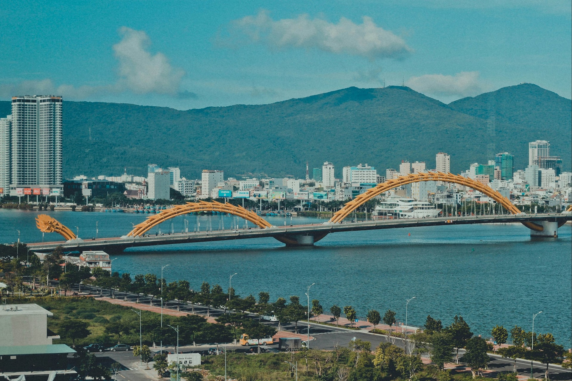 da nang. unsplash huong ho