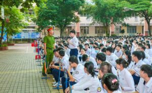 tuyen truyen bao luc hoc duong